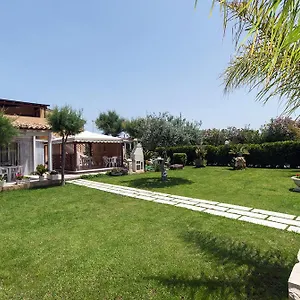 2* Couette-café Kamarina Land